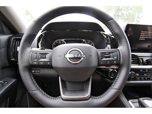 New 2026 Nissan Pathfinder SV w/ SV Premium Package FWD image 13