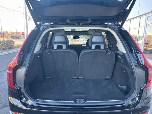 Used 2025 Volvo XC90 B5 Plus image 11