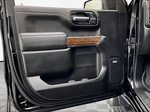 Used 2022 Chevrolet Silverado 1500 High Country w/ Technology Package image 24