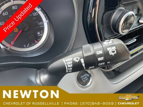 Used 2022 Toyota Highlander LE AWD/4WD image 16