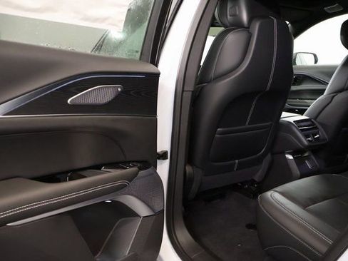 New 2026 Cadillac Lyriq Signature Luxury image 25