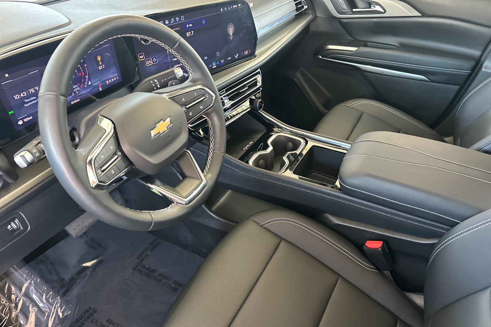 Used 2026 Chevrolet Traverse LT w/ Sun and Wheel Package FWD image 10