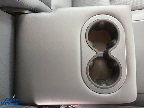 Used 2019 Chevrolet Bolt Premier w/ Infotainment Package image 16