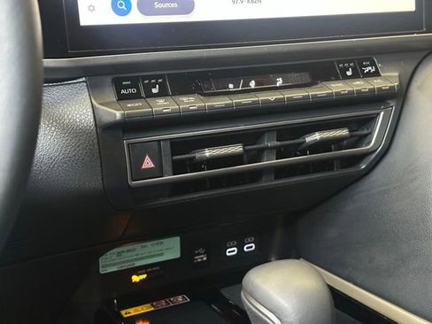 Used 2025 Toyota Camry XSE FWD image 28