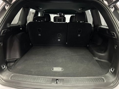 Used 2024 Jeep Grand Cherokee Altitude image 24