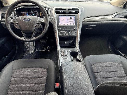 Used 2019 Ford Fusion SE FWD image 17