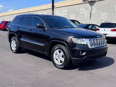 Used 2012 Jeep Grand Cherokee Laredo w/ Laredo E Group RWD image 8