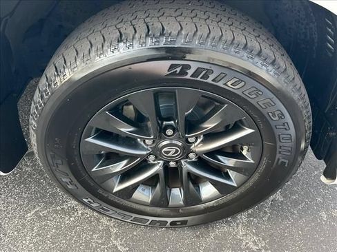 Used 2021 Lexus GX 460 Premium w/ Premium Package AWD/4WD image 34