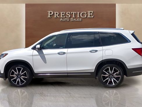 Used 2021 Honda Pilot Touring image 2