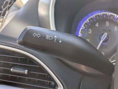 Used 2024 Chrysler Pacifica Touring-L FWD image 28