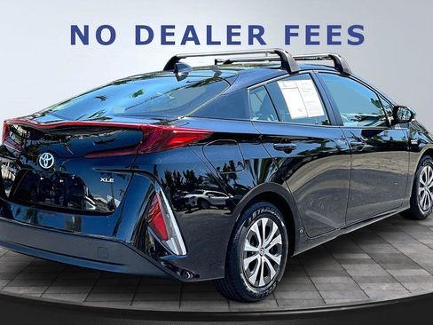 Used 2021 Toyota Prius Prime XLE w/ Carpet Mat Package (TMS) FWD image 6