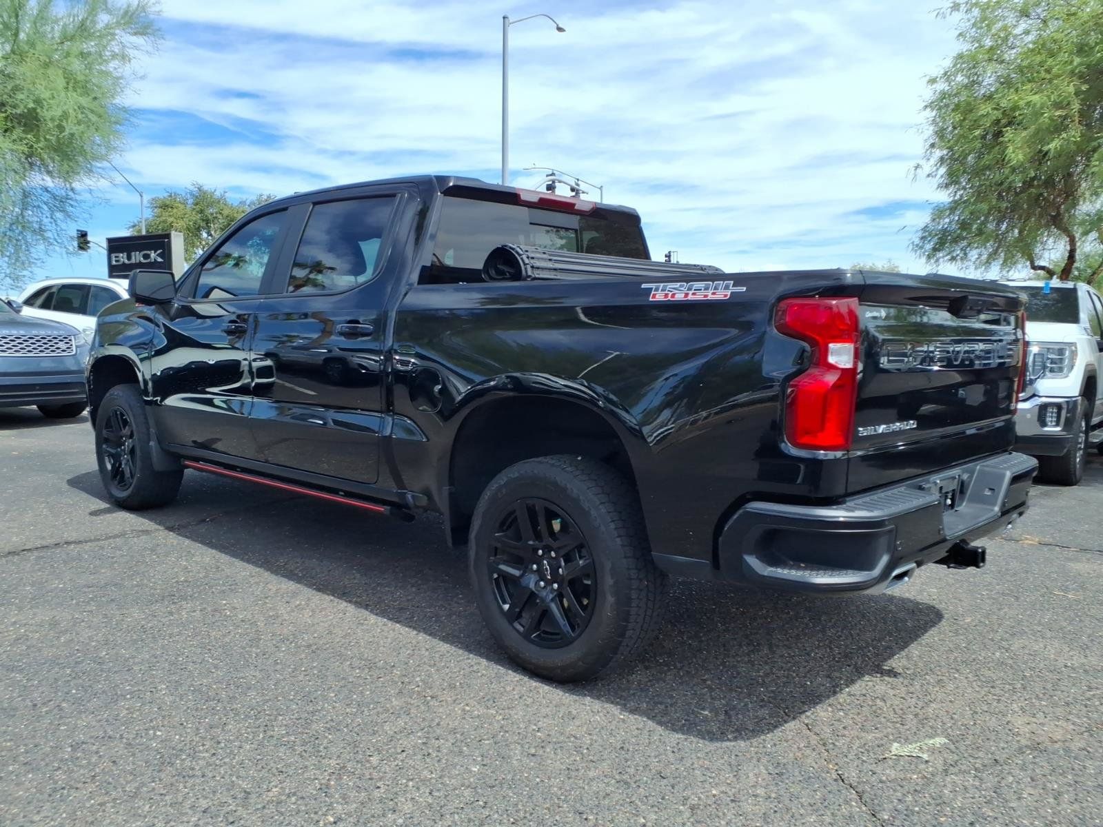Used 2025 Chevrolet Silverado 1500 LT Trail Boss w/ LT Trail Boss Premium Package AWD/4WD image 7