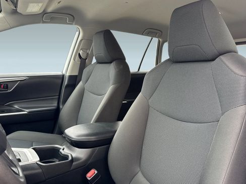 Used 2024 Toyota RAV4 LE image 25