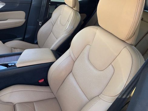 Certified 2023 Volvo XC60 T8 Ultimate image 28