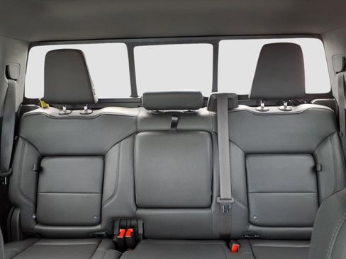Used 2023 Chevrolet Silverado 1500 LT Trail Boss w/ LT Trail Boss Premium Package AWD/4WD image 17