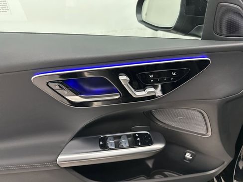 Used 2025 Mercedes-Benz C 300 Sedan image 11