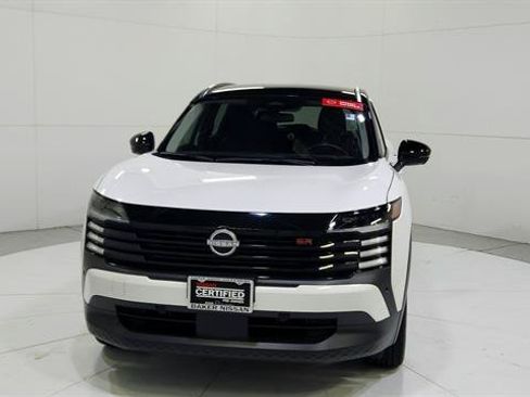 Certified 2025 Nissan Kicks SR FWD image 2