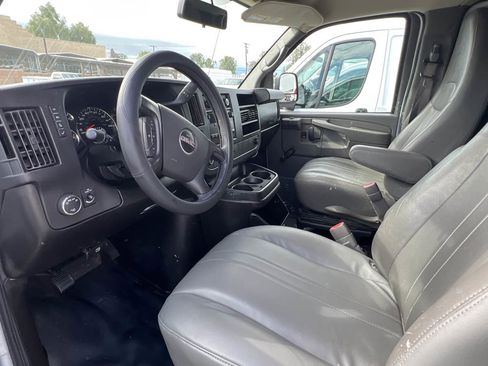 Used 2014 GMC Savana 2500 RWD image 8