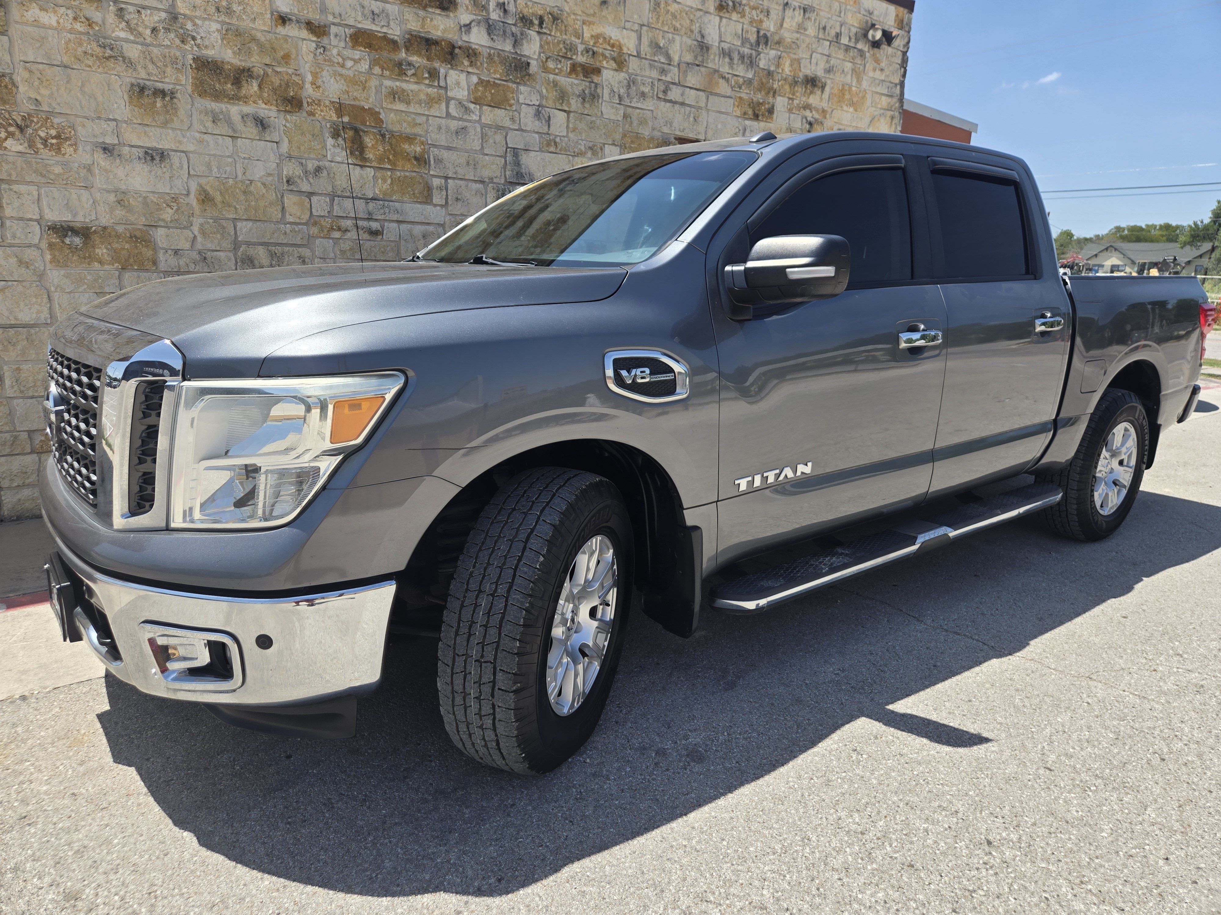 Used 2017 Nissan Titan SV AWD/4WD image 2