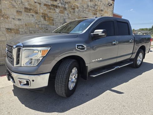 Used 2017 Nissan Titan SV AWD/4WD image 2