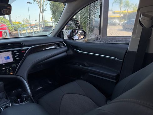 Used 2020 Toyota Camry LE image 19