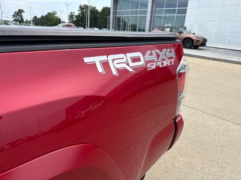 Used 2022 Toyota Tacoma TRD Sport w/ Technology Package AWD/4WD image 5