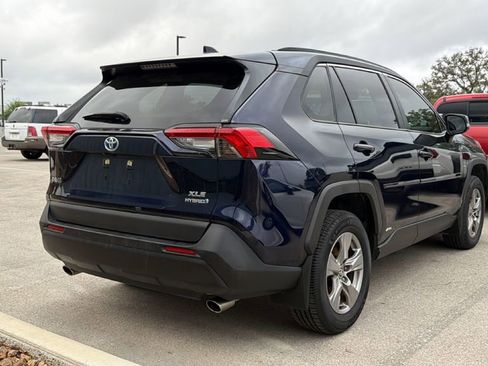 Used 2023 Toyota RAV4 XLE w/ Convenience Package image 6