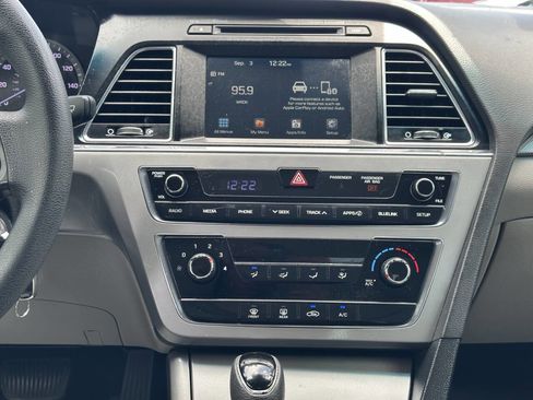 Used 2016 Hyundai Sonata SE image 16