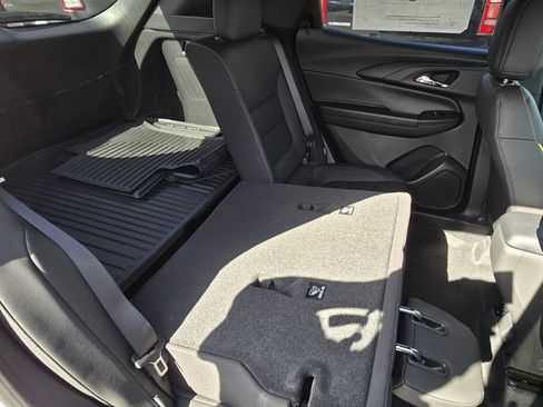 Used 2025 Chevrolet TrailBlazer ACTIV w/ Convenience Package FWD image 17