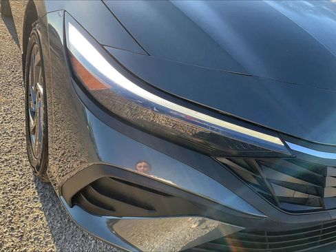 Used 2024 Hyundai Elantra Blue FWD image 27