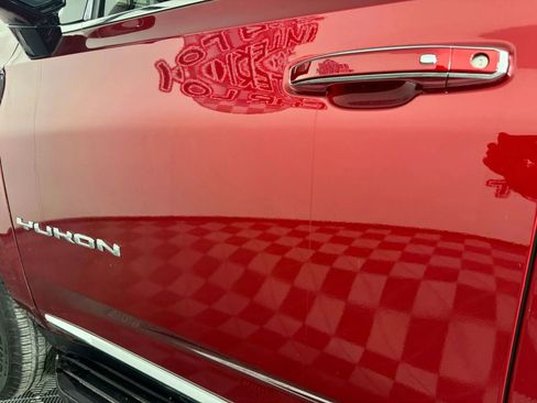 Used 2023 GMC Yukon SLT w/ SLT Luxury Package image 30