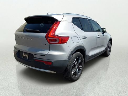 Used 2023 Volvo XC40 B5 Core AWD/4WD image 7