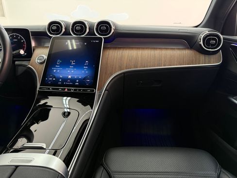 Used 2023 Mercedes-Benz GLC 300 image 25