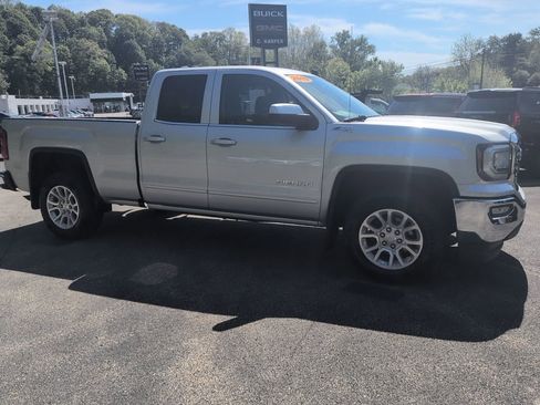 Used 2019 GMC Sierra 1500 SLE w/ SLE Value Package AWD/4WD image 10