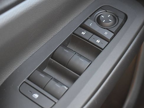 Certified 2023 Toyota Prius LE FWD image 15