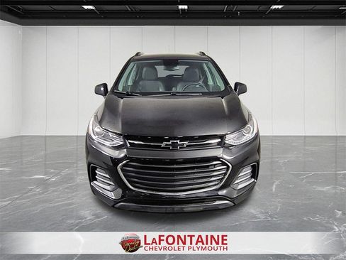 Certified 2022 Chevrolet Trax LT w/ Midnight Edition image 3