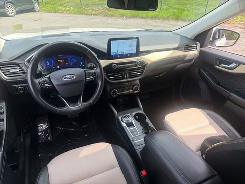 Used 2022 Ford Escape Titanium w/ Titanium Elite Package AWD/4WD image 26