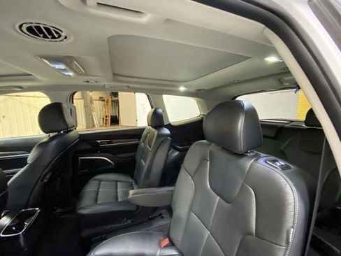 Used 2024 Kia Telluride SX w/ Towing Package image 25