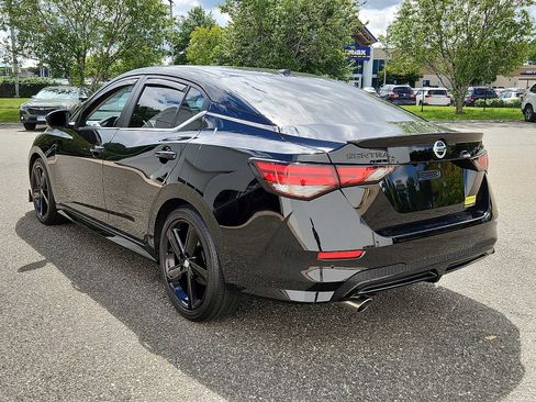 Used 2023 Nissan Sentra SR w/ Midnight Edition Package FWD image 4