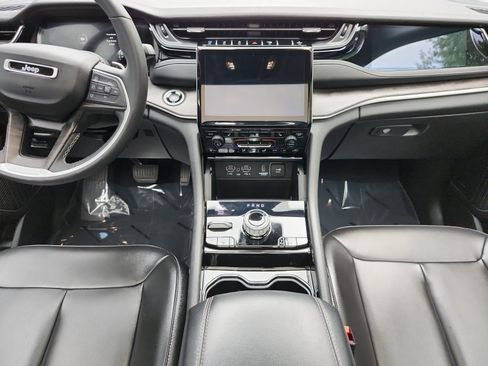 Used 2023 Jeep Grand Cherokee 4WD 4xe image 11