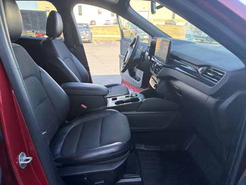 Certified 2023 Ford Escape ST-Line Elite image 31