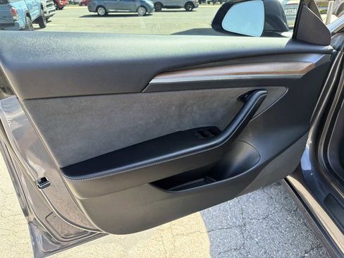 Used 2022 Tesla Model 3 Long Range AWD/4WD image 11