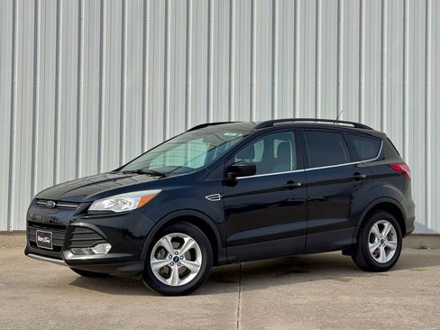 Used 2015 Ford Escape SE w/ Equipment Group 201A image 2