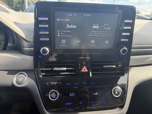 Used 2020 Hyundai Ioniq SE FWD image 51