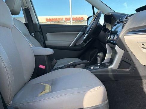 Used 2017 Subaru Forester 2.5i Limited image 9