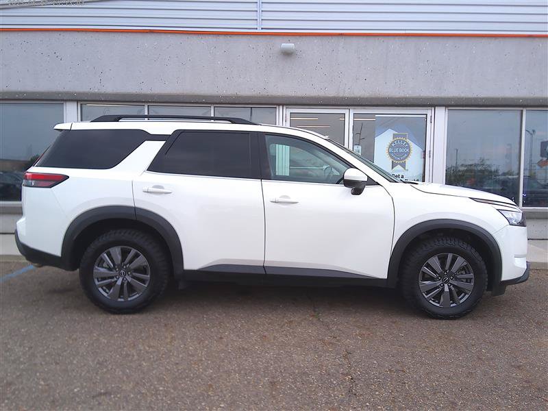 Used 2025 Nissan Pathfinder SV AWD/4WD image 4