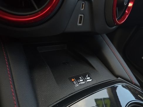 Used 2022 Chevrolet Blazer RS w/ Enhanced Convenience Package image 32