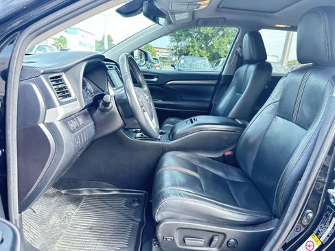 Used 2018 Toyota Highlander SE AWD/4WD image 13