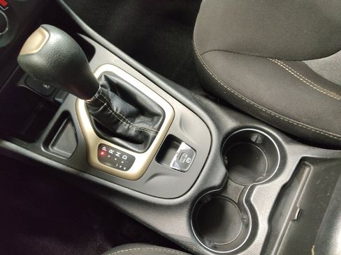 Used 2018 Jeep Cherokee Latitude image 26