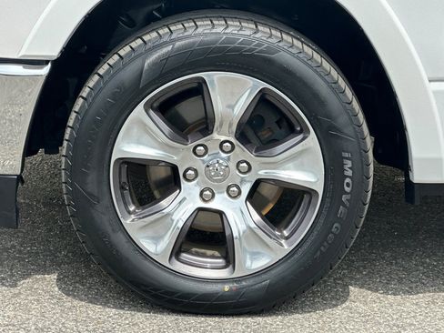 Used 2019 RAM 1500 Laramie image 35